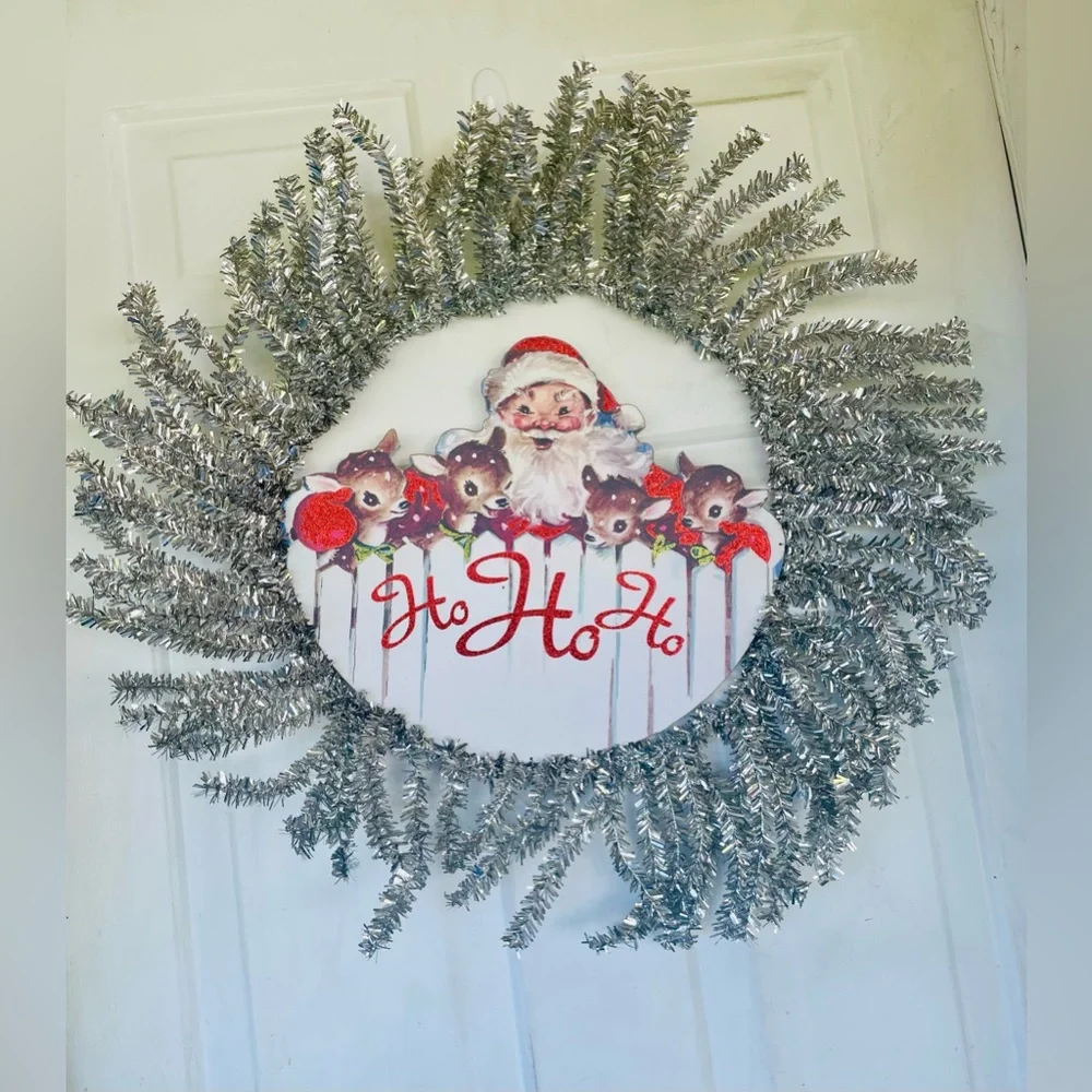 Retro Santa Vintage Wreath